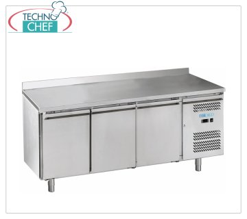 Forcold - Table Réfrigérante, Temp.-18°/-22°C, 3 Portes et Dosseret, avec Monobloc, Système Plug-in, Classe E, mod. M-GN3200BT-FC Congélateur Table Congélateur, 4 Portes et Dosseret, avec Monobloc, Système Plug-in, capacité 417 litres, température -18°/-22°C, Gastronorm 1/1, ventilé, ÉCOLOGIQUE en Classe E, Gaz R290, V.230 / 1, Kw.0,675, Poids 117 Kg, dim.mm.1795x700x950h