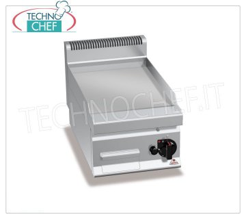 FRY TOP GAZ avec PLAQUE LISSE en MULTIPAN, module TOP, Mod.G7FL4B FRY TOP GAZ avec PLAQUE LISSE, Ligne BERTOS, MACROS 700, Série MULTIPAN, 1 module TOP avec ZONE DE CUISSON 395x500 mm, puissance thermique Kw.6,9, Poids 38 Kg, dim.mm.400x700x290h