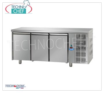 Tecnodom- Réfrigérateur Professionnel/Table Réfrigérée 3 portes, Mod.TF03MIDGN TABLE RÉFRIGÉRÉE 3 portes, marque TECNODOM, capacité lt.460, température de fonctionnement 0°/+10°C, réfrigération ventilée, Gastro-Norme 1/1, V.230/1, Kw.0,495, Poids 102 Kg, dim .mm .1870x700x850h